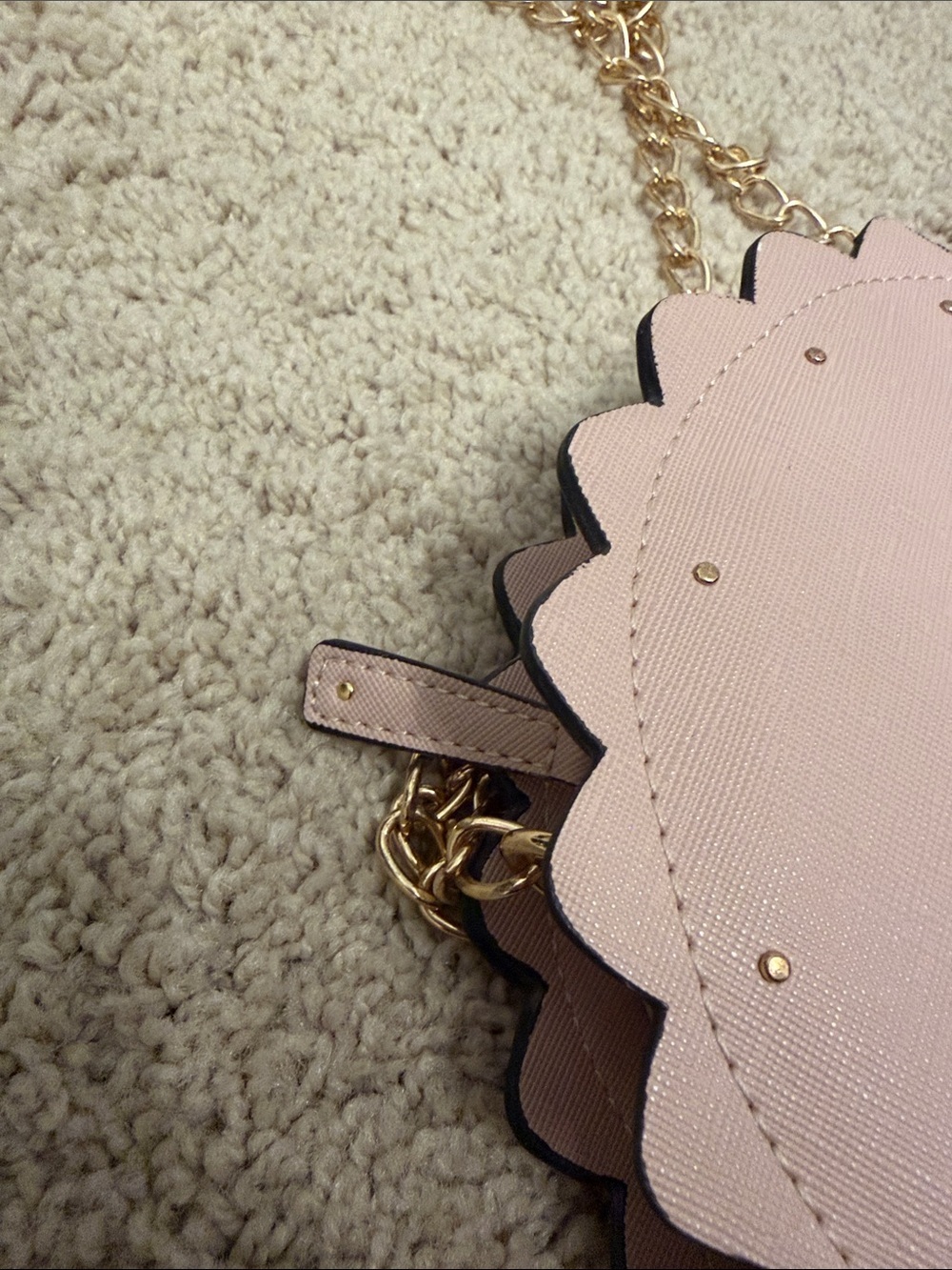 Women's Nude Scalloped Circle Crossbody Bag - Gold Chain - Picture 7 of 7